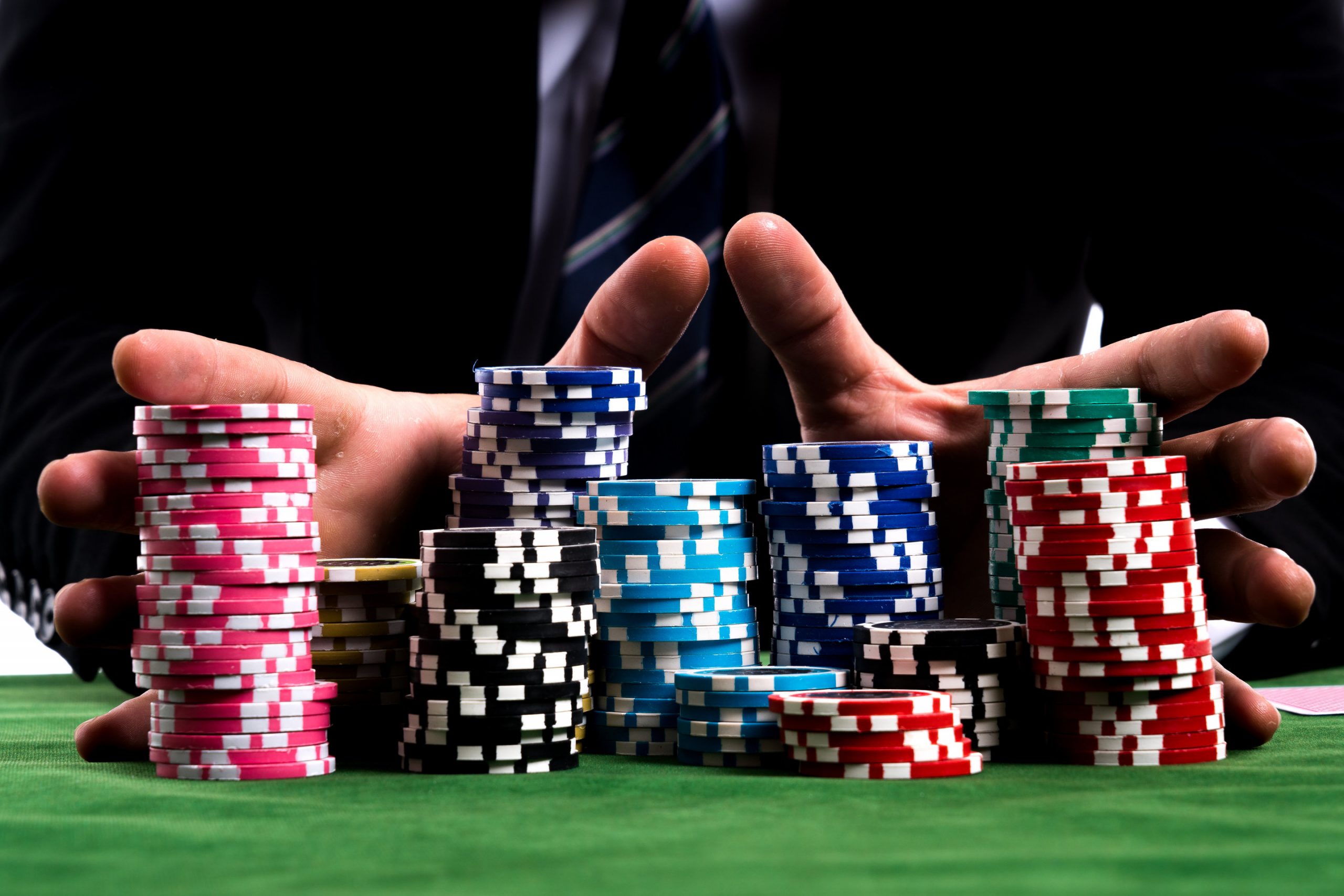 How to become rich by playing poker