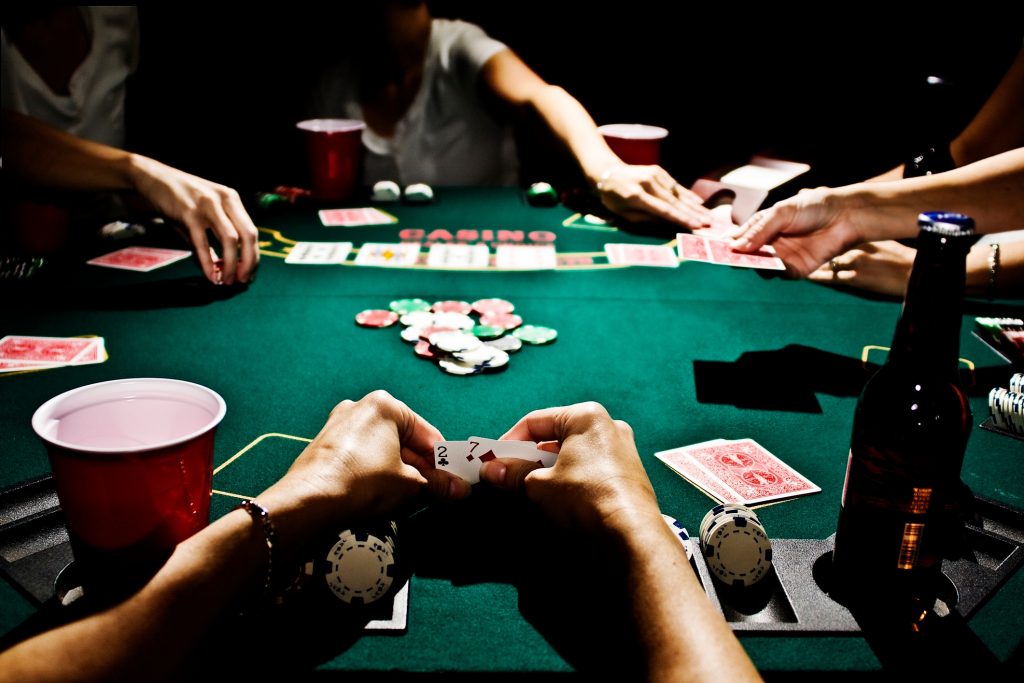 Reasons for the popularity of poker